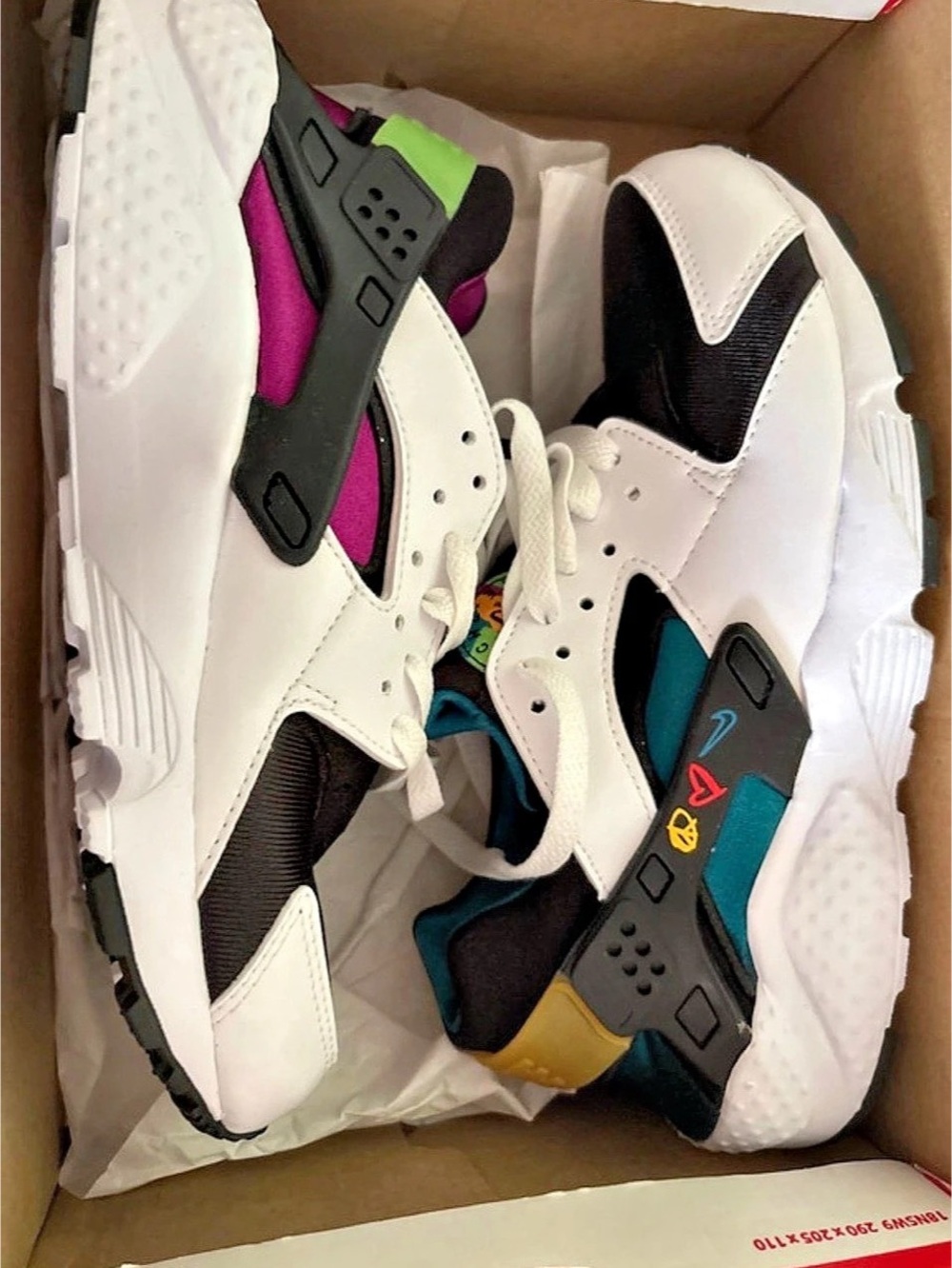 Nike Huarache Run GS Sneakers White & Black Size 6Y